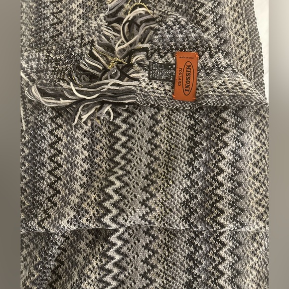 Missoni wool blend scarf (with hint of metallic) - Picture 2 of 3